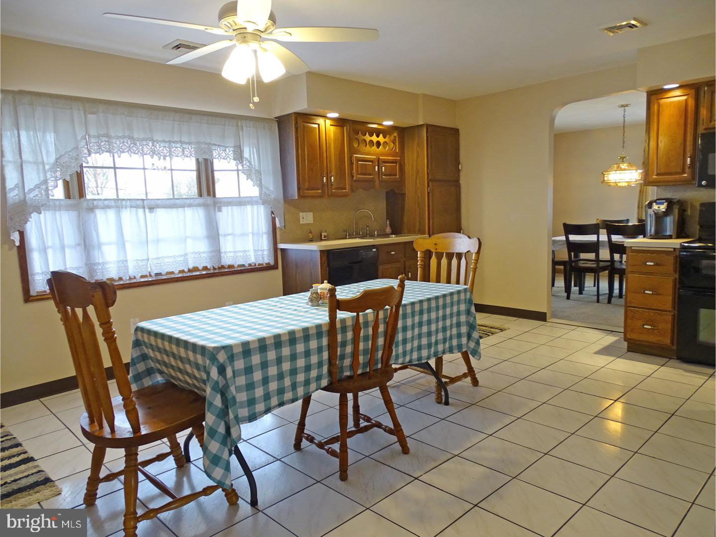 24 Idlewild Road Levittown, PA 19057 - Photo 3 of 24 Kitchen