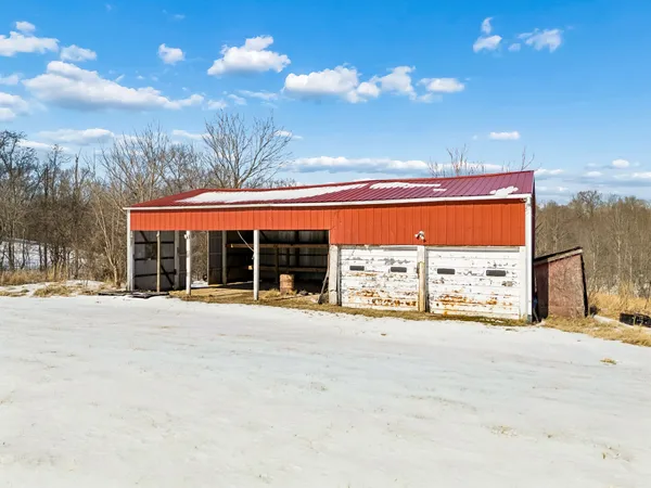 $490,000 | 857 Davenport Road, Cumberland City, TN 37050
