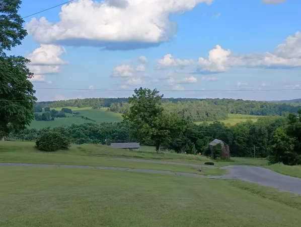 $490,000 | 857 Davenport Road, Cumberland City, TN 37050