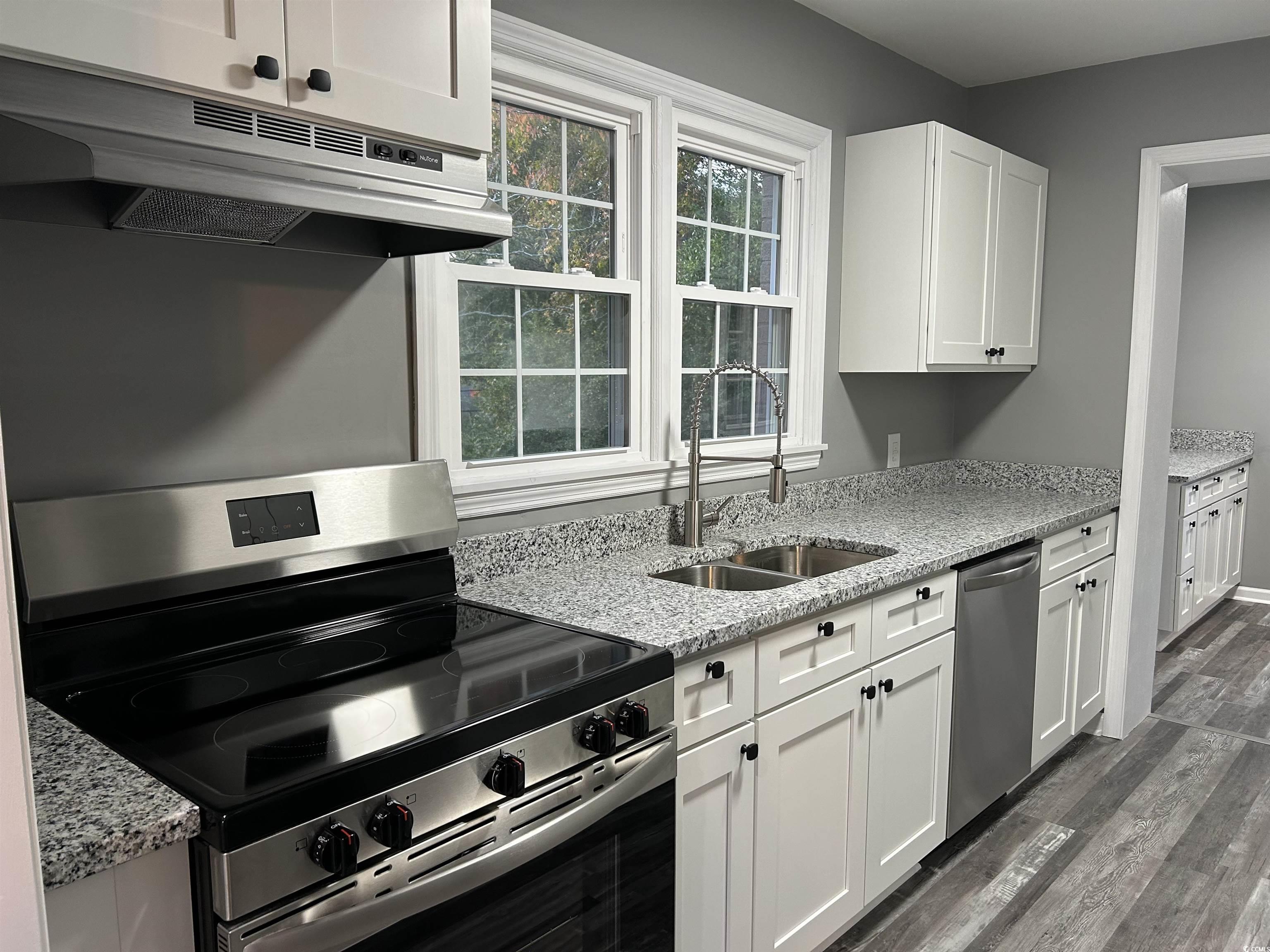 404 East Richardson Avenue Hemingway, SC 29554 - Photo 4 of 26
