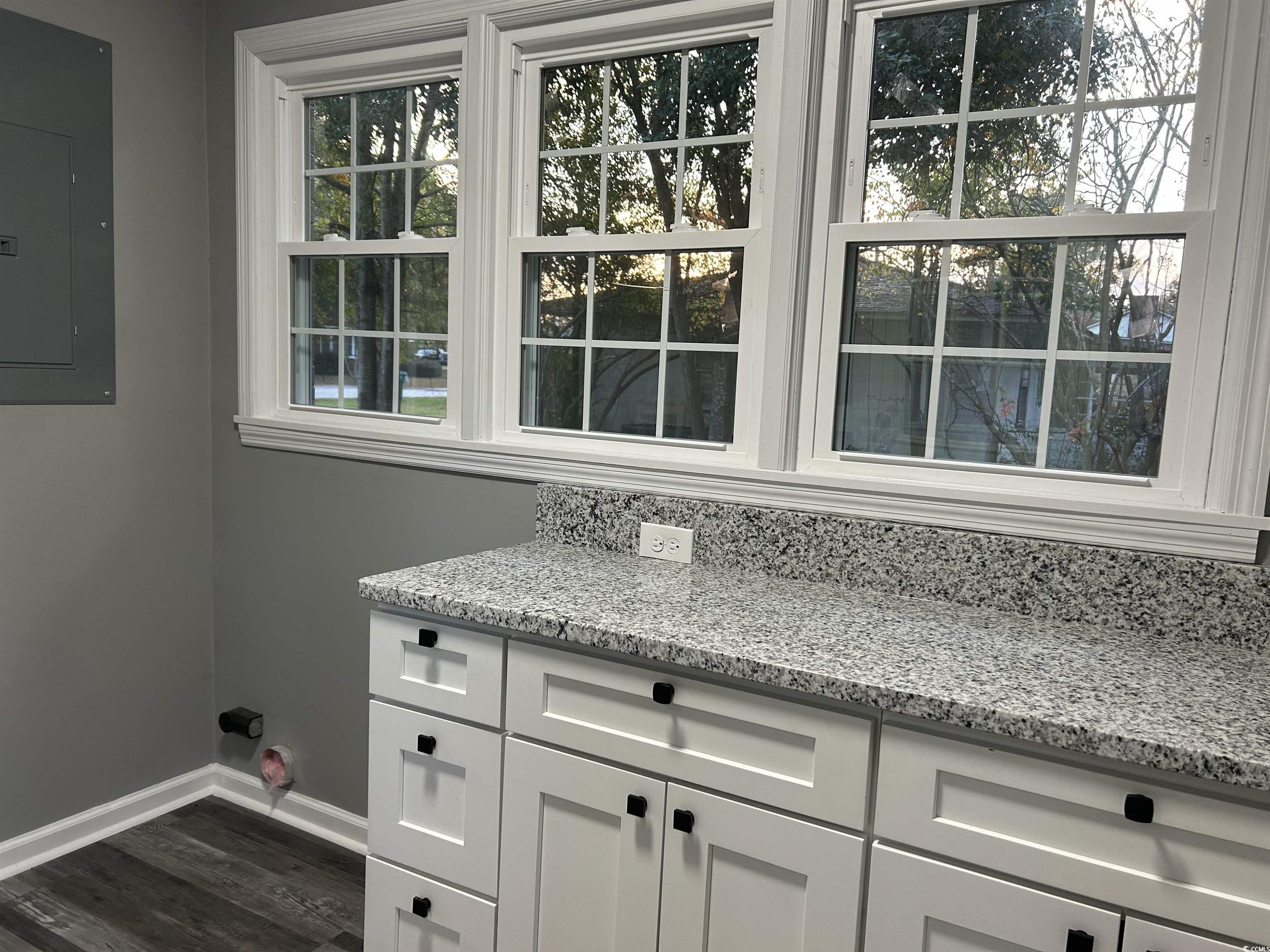 404 East Richardson Avenue Hemingway, SC 29554 - Photo 7 of 26