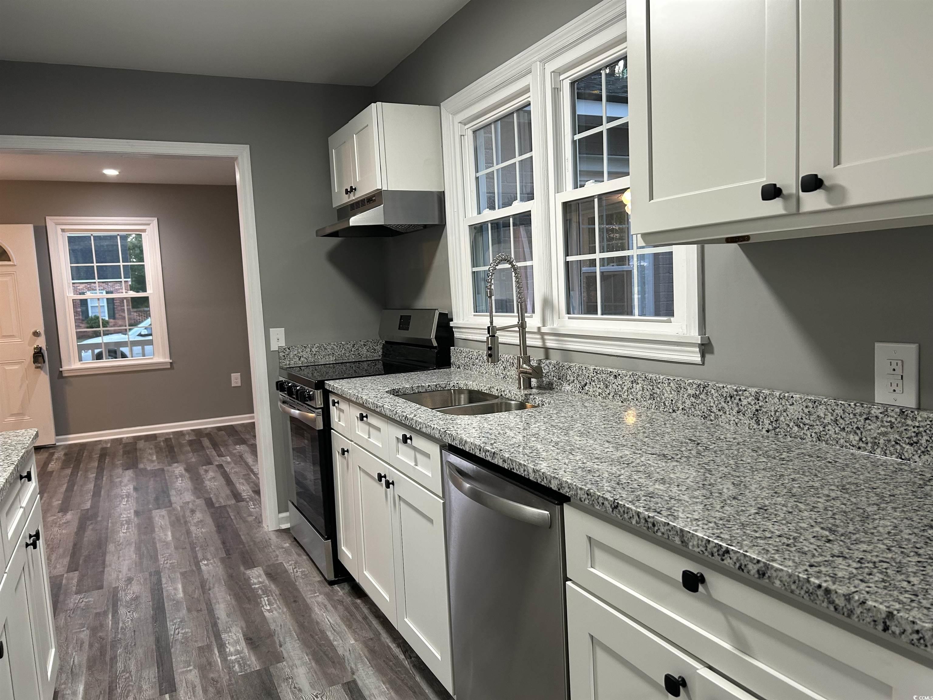 404 East Richardson Avenue Hemingway, SC 29554 - Photo 8 of 26