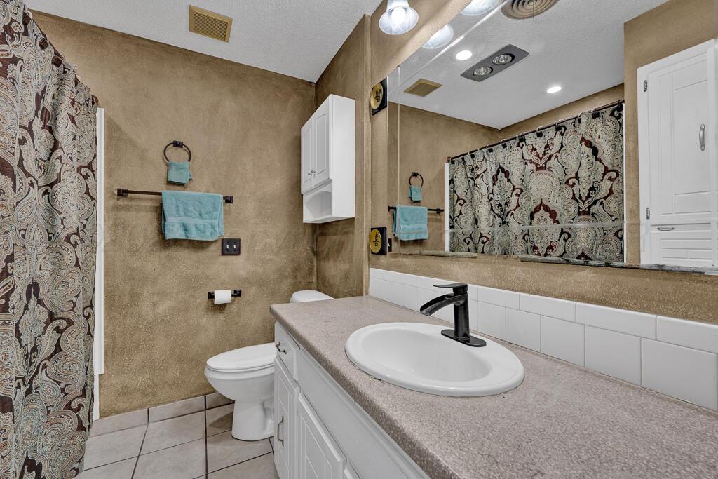 5215 South Milam Street Amarillo, TX 79110 - Photo 10 of 15 bathroom two