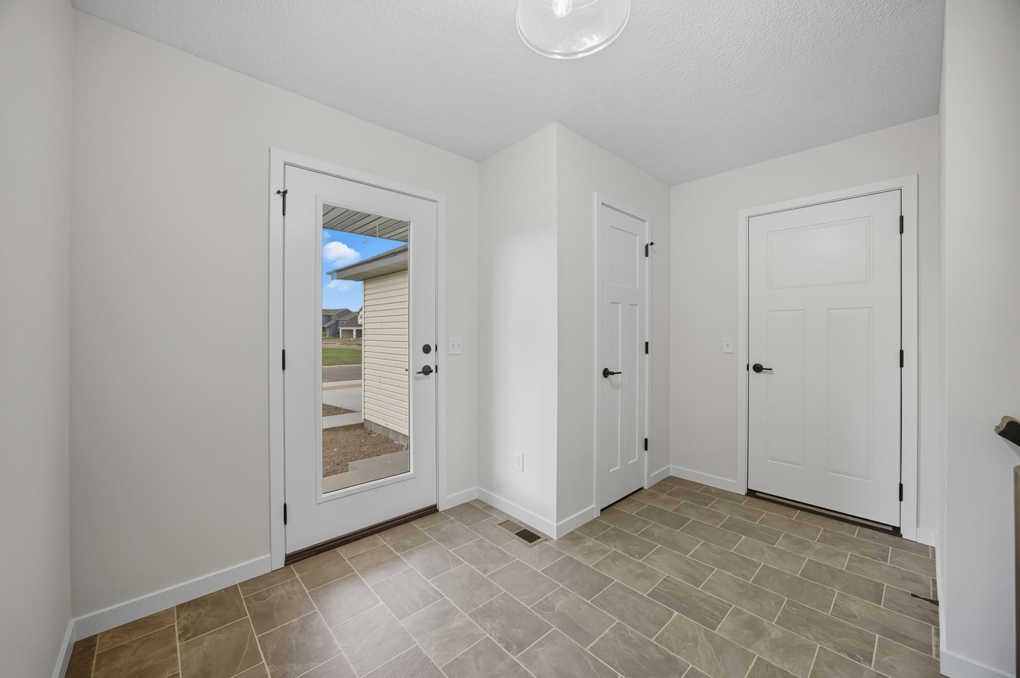 4631 9th Street Northeast St. Cloud, MN 56304 - Photo 6 of 28