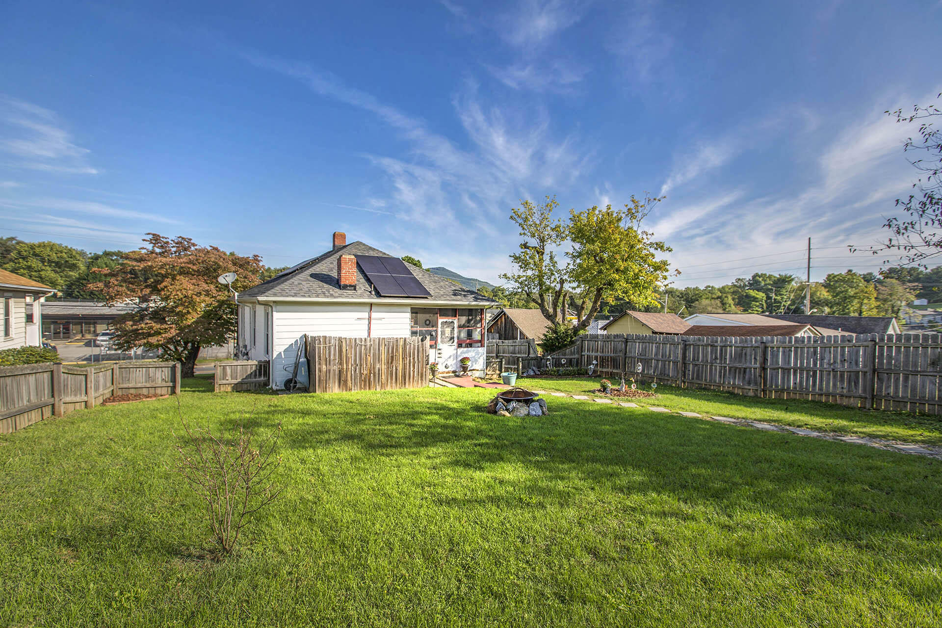815 Liberty Road Northeast Roanoke, VA 24012 - Photo 2 of 20 Back of home view
