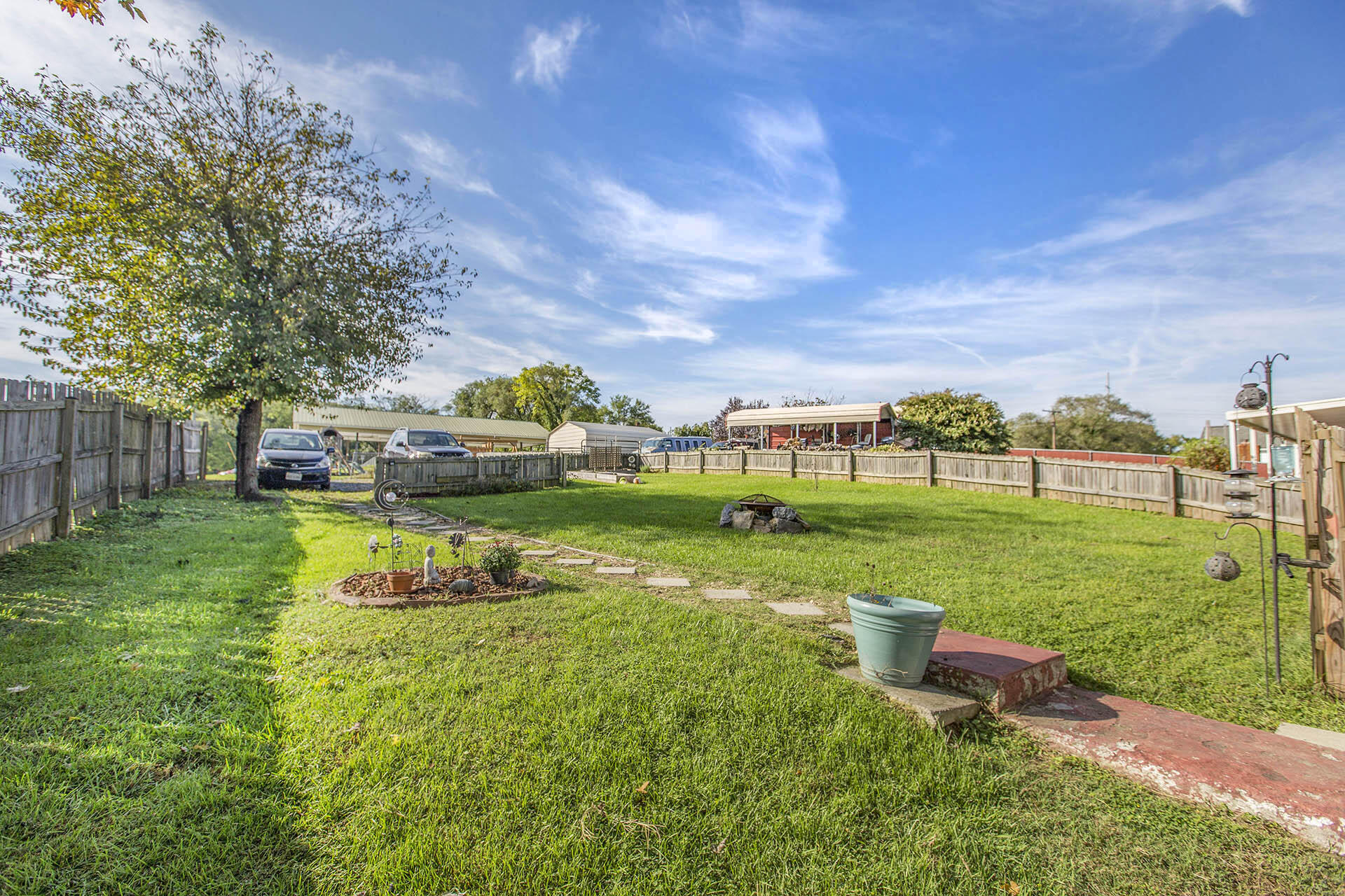 815 Liberty Road Northeast Roanoke, VA 24012 - Photo 17 of 20 Fenced yard