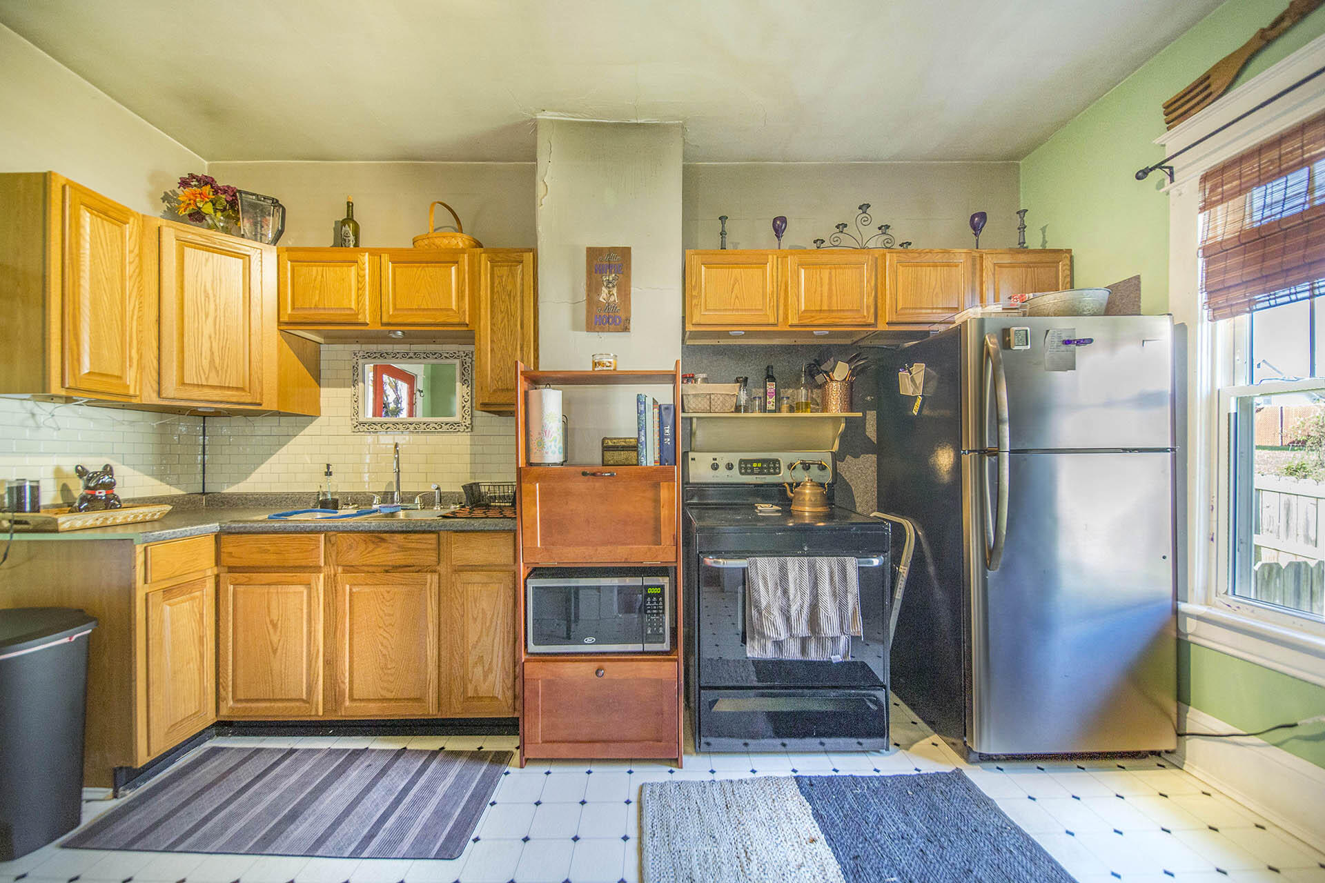 815 Liberty Road Northeast Roanoke, VA 24012 - Photo 7 of 20 Kitchen