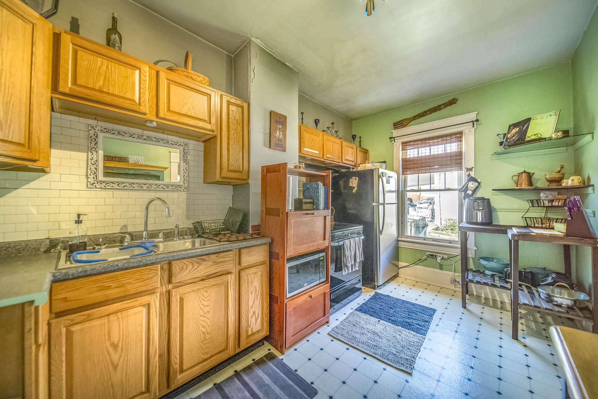 815 Liberty Road Northeast Roanoke, VA 24012 - Photo 8 of 20 Kitchen