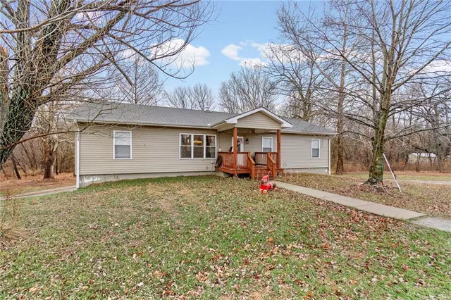 $270,000 | 8846 Highway 69, Cameron, MO 64429