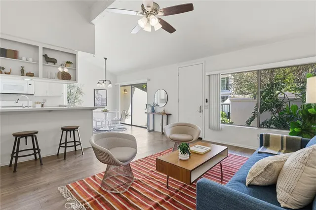 $565,000 | 6227 1/2 Randi Avenue, Woodland Hills, CA 91367