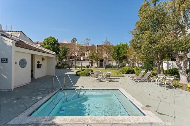 $565,000 | 6227 1/2 Randi Avenue, Woodland Hills, CA 91367