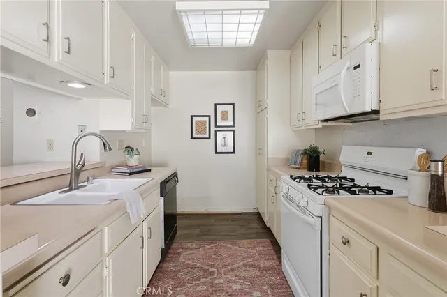 $565,000 | 6227 1/2 Randi Avenue, Woodland Hills, CA 91367