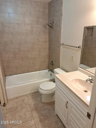 $289,900 | 834 South Casitas Drive, Unit B, Tempe, AZ 85288