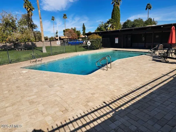$289,900 | 834 South Casitas Drive, Unit B, Tempe, AZ 85288