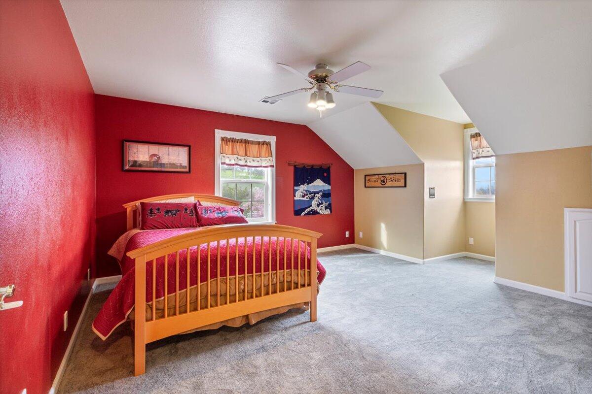 811 Carpenter Hill Road Medford, OR 97501 - Photo 36 of 53 4th Bedroom with Dormer