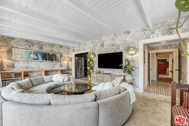 $12,750 | 2049 North Berendo Street, Los Angeles, CA 90027