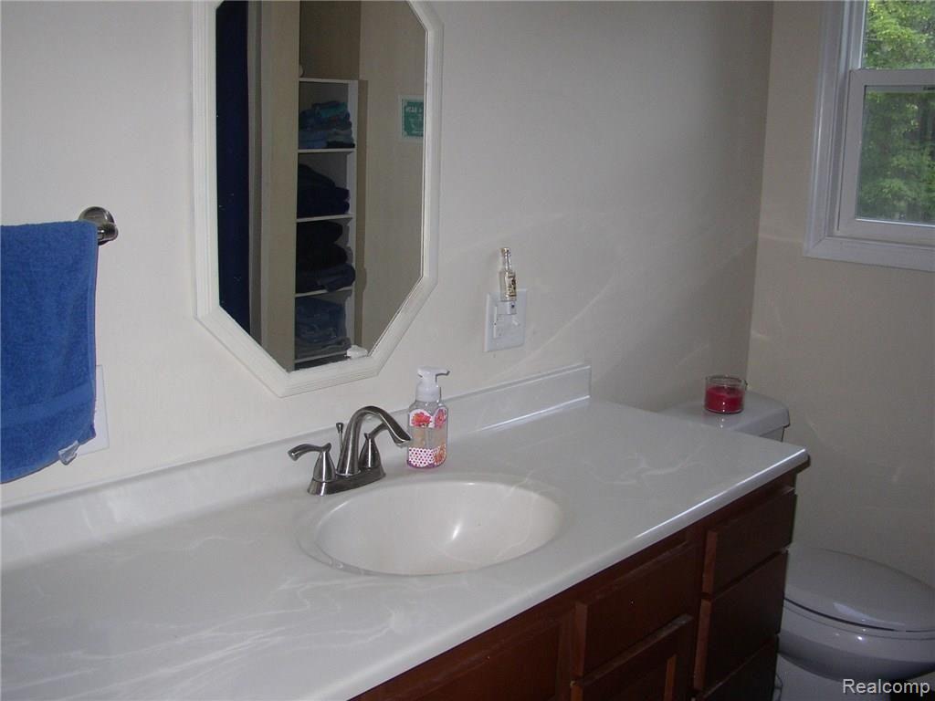 5297 Hammond Road Lapeer, MI 48446 - Photo 19 of 43 P6290020.JPG