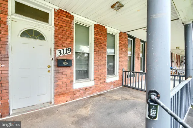 a view of a house with porch