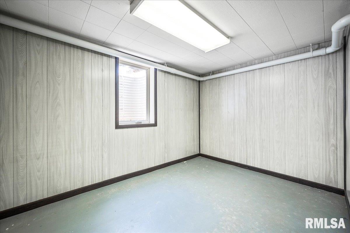 608 Highview Road East Peoria, IL 61611 - Photo 17 of 24 Gallery Image 17
