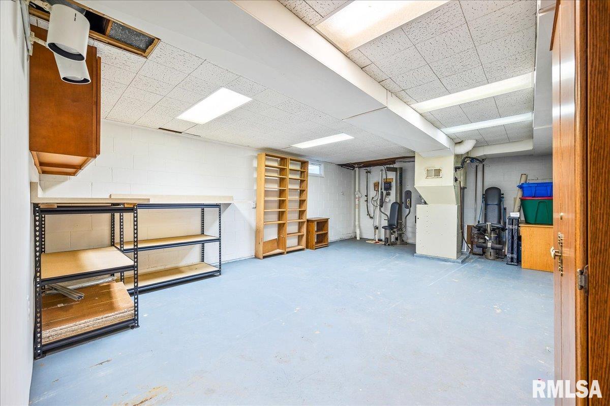 608 Highview Road East Peoria, IL 61611 - Photo 18 of 24 Gallery Image 18
