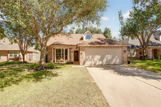 $298,500 | 19530 Stamford Drive, Tomball, TX 77375
