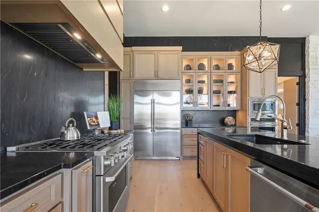 $2,195,000 | 3256 West 133rd Terrace, Leawood, KS 66209