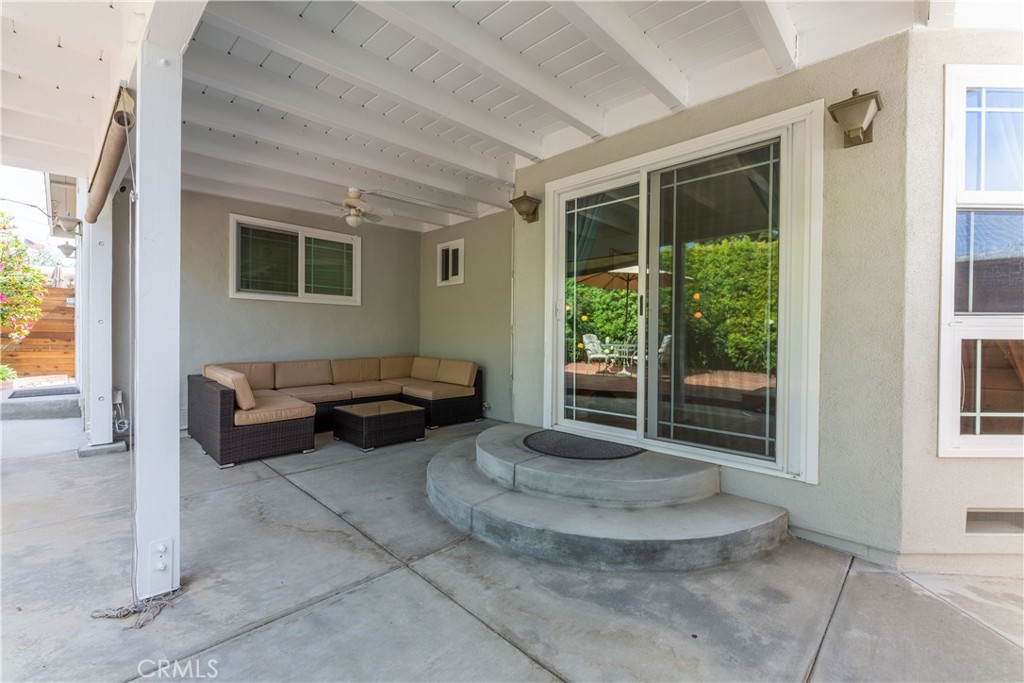 1401 Hackett Avenue Long Beach, CA 90815 - Photo 45 of 48 a living room with furniture and a large window