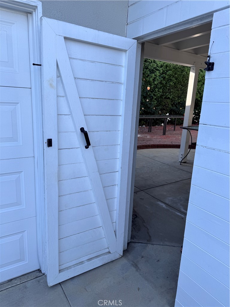 1401 Hackett Avenue Long Beach, CA 90815 - Photo 7 of 48 a view of wooden door