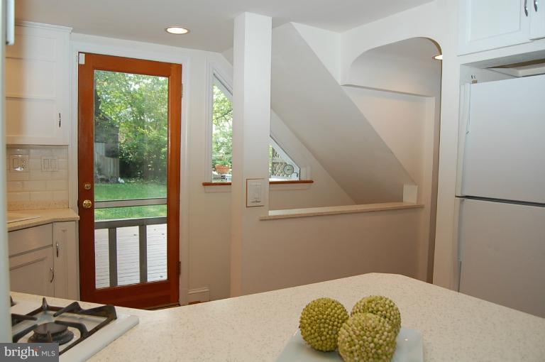 9508 Saybrook Avenue Silver Spring, MD 20901 - Photo 11 of 28 Kitchen