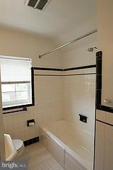 9508 Saybrook Avenue Silver Spring, MD 20901 - Photo 13 of 28 Bath