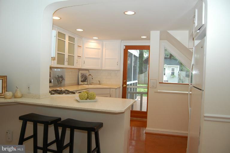 9508 Saybrook Avenue Silver Spring, MD 20901 - Photo 25 of 28 Kitchen