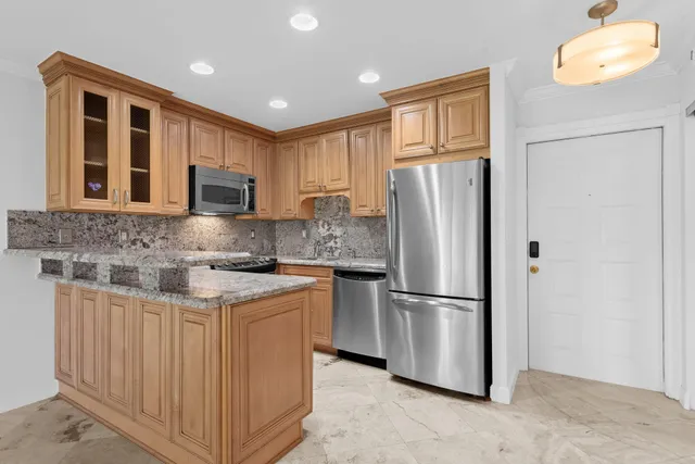 $275,000 | 451 Greensward Lane, Unit 201B, Delray Beach, FL 33445