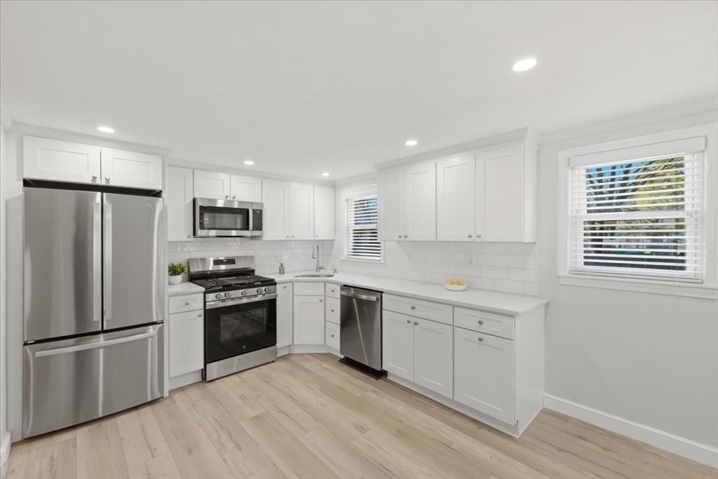 32 Essex Road Sharon, MA 02067 - Photo 10 of 30
