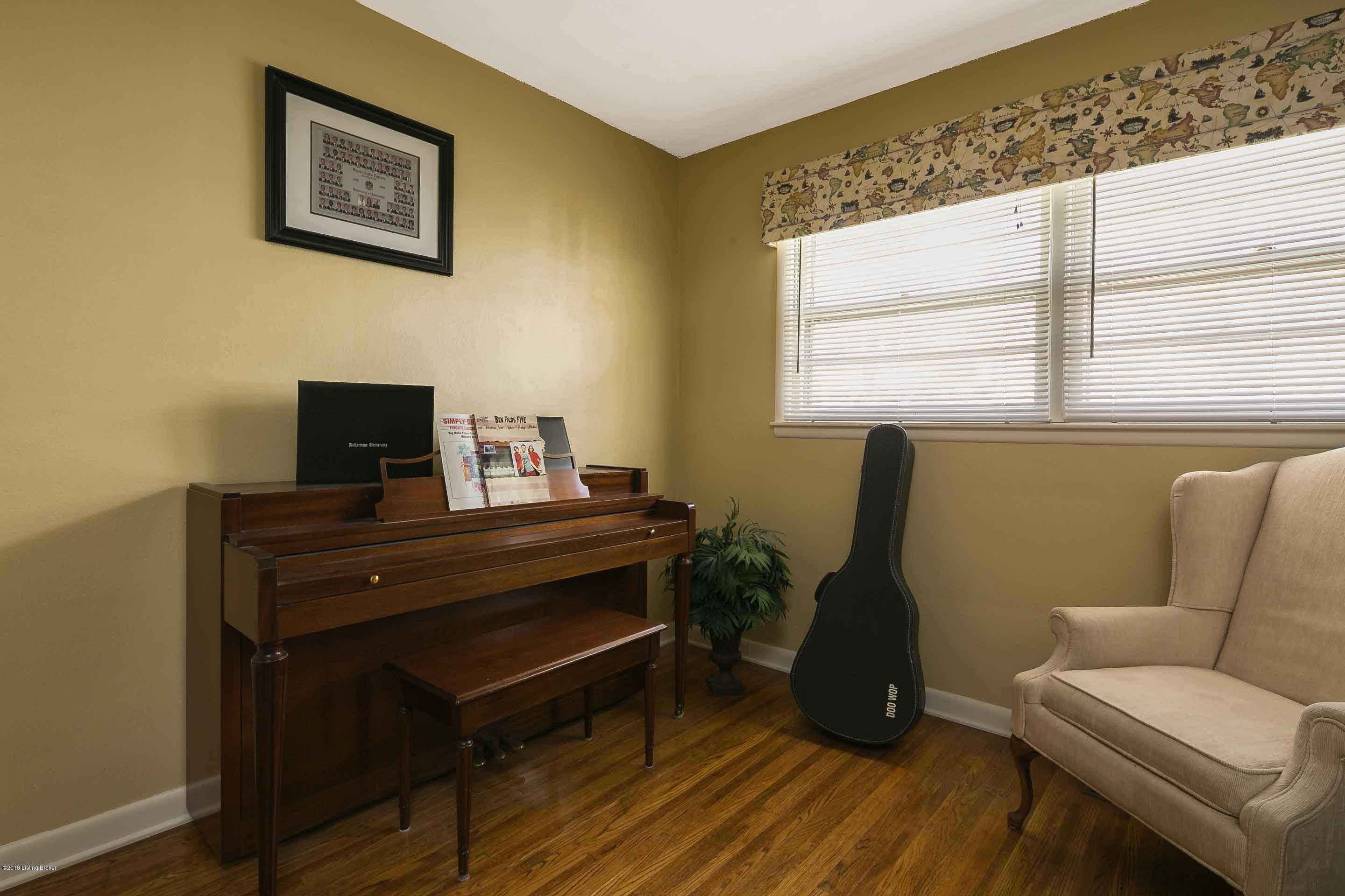 1713 Nightingale Road Louisville, KY 40213 - Photo 35 of 49 41