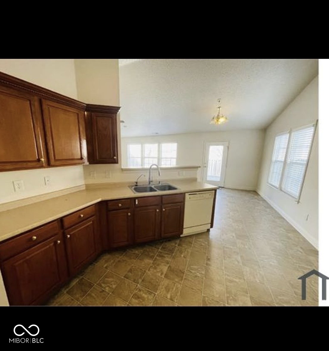 12540 Majestic Way Fishers, IN 46037 - Photo 4 of 9