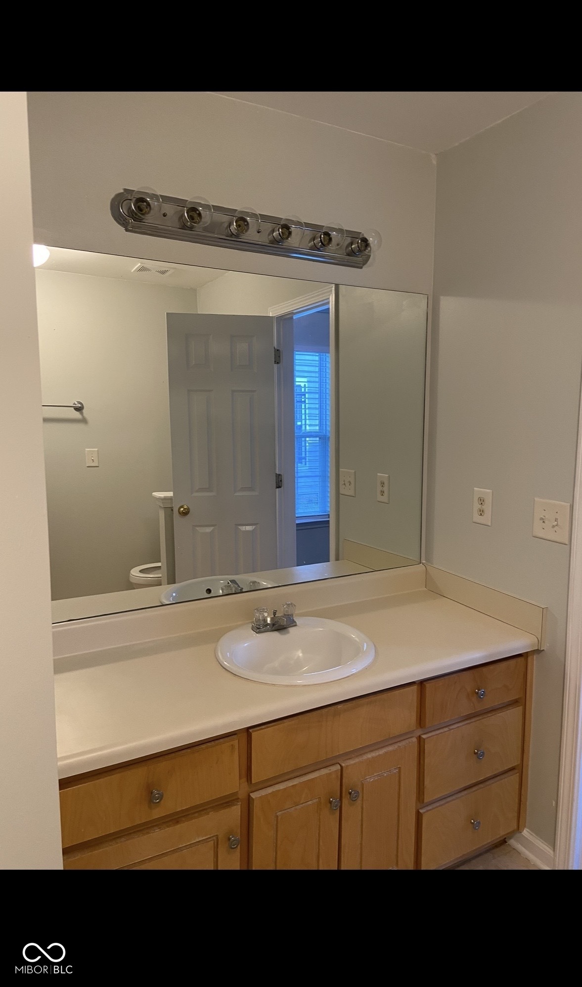 12540 Majestic Way Fishers, IN 46037 - Photo 8 of 9