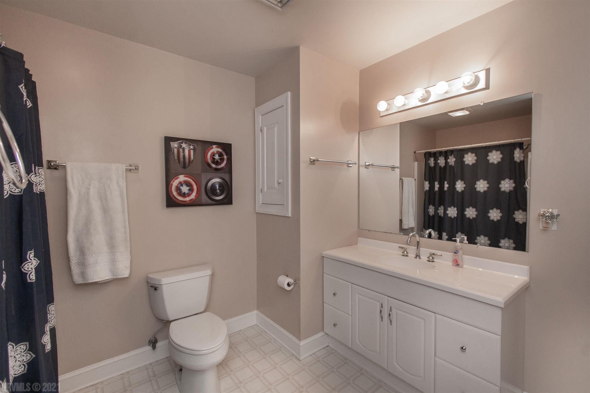 7425 River Bluff Road Radford, VA 24141 - Photo 32 of 51 Gallery Image 32