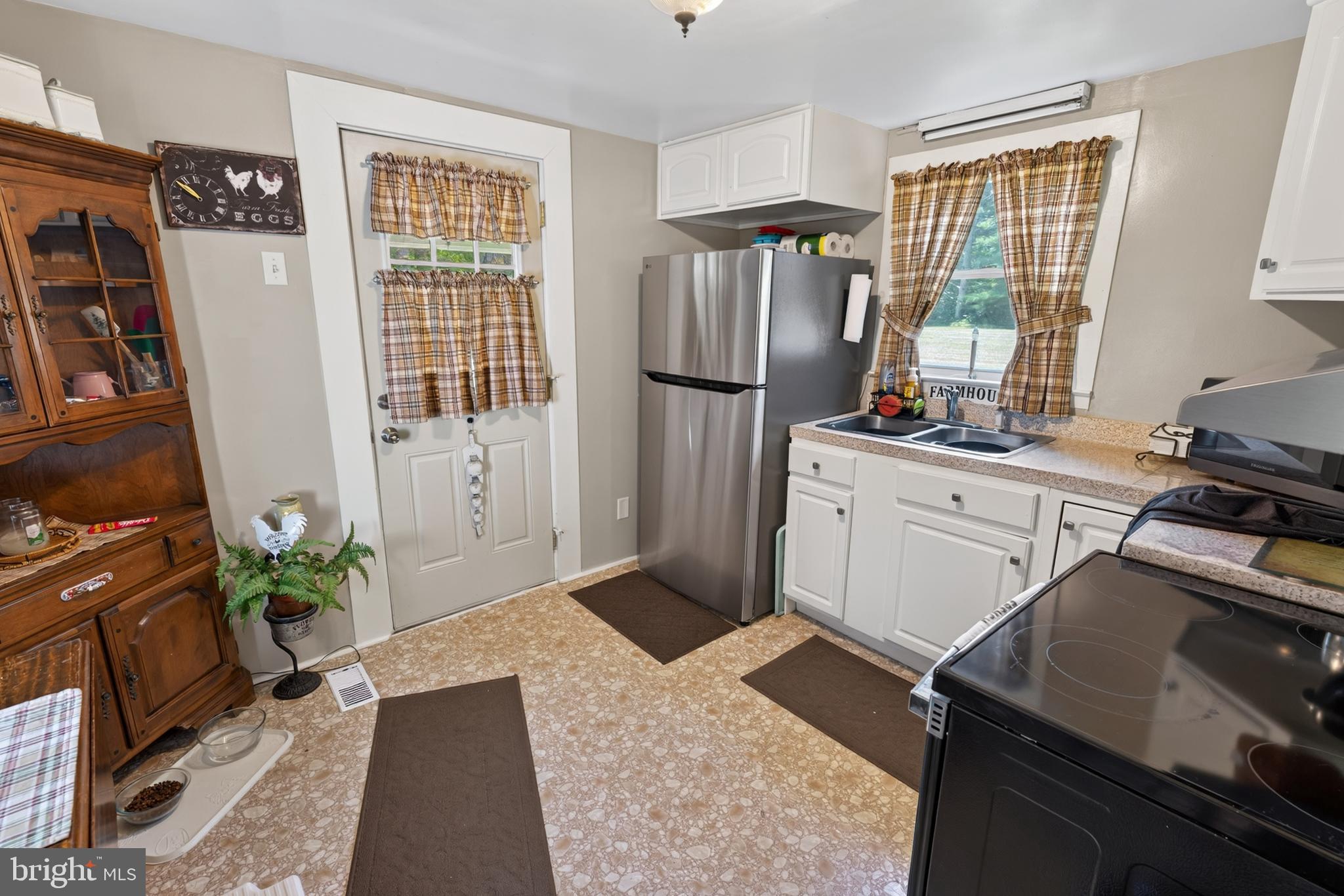 2924 Snow Hill Road Girdletree, MD 21829 - Photo 18 of 43 kitchen