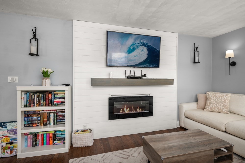 497 Foster Road Tewksbury, MA 01876 - Photo 4 of 42 Gallery Image 4
