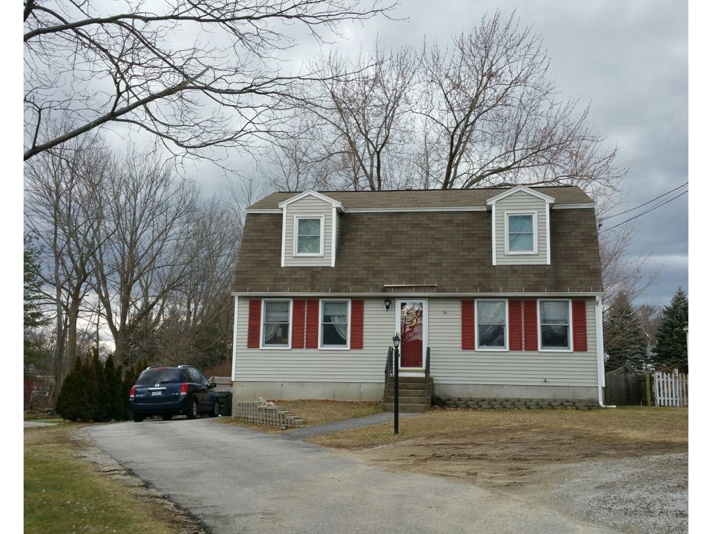 1060 Mammoth Road Manchester, NH 03104 - Photo 1 of 20