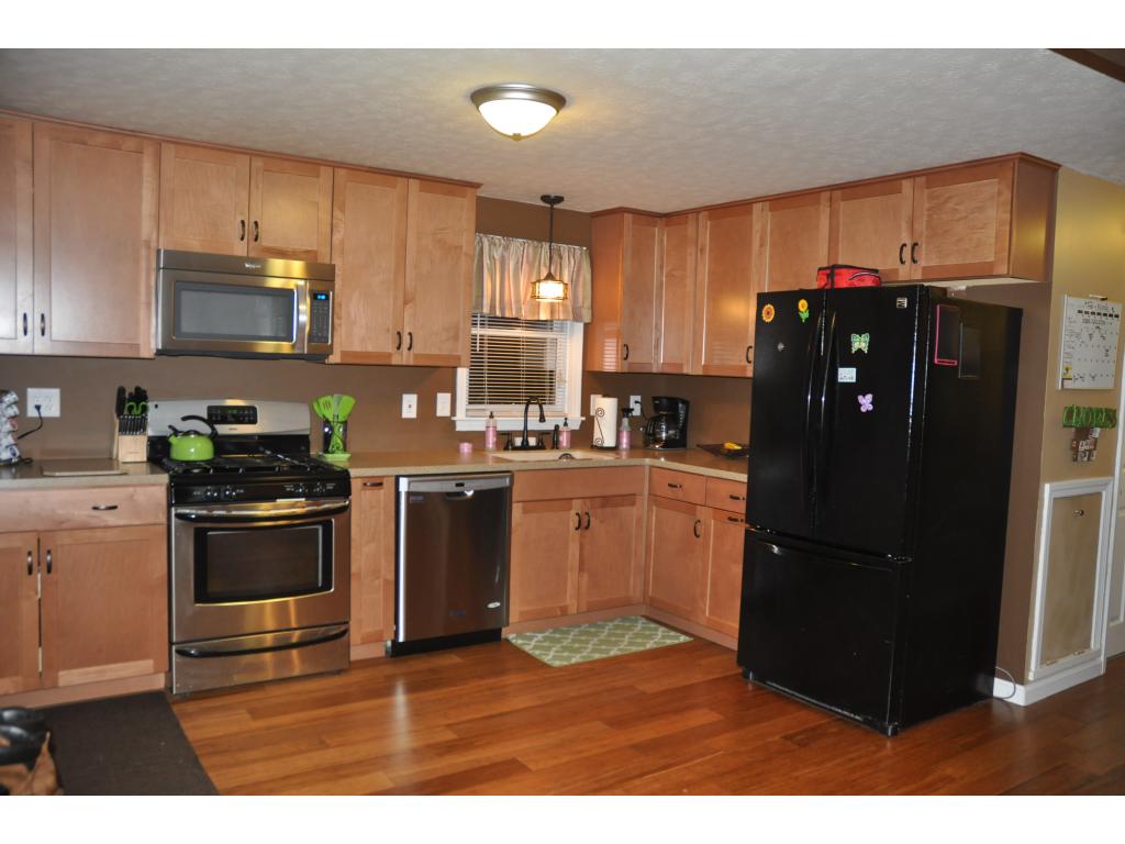 1060 Mammoth Road Manchester, NH 03104 - Photo 2 of 20