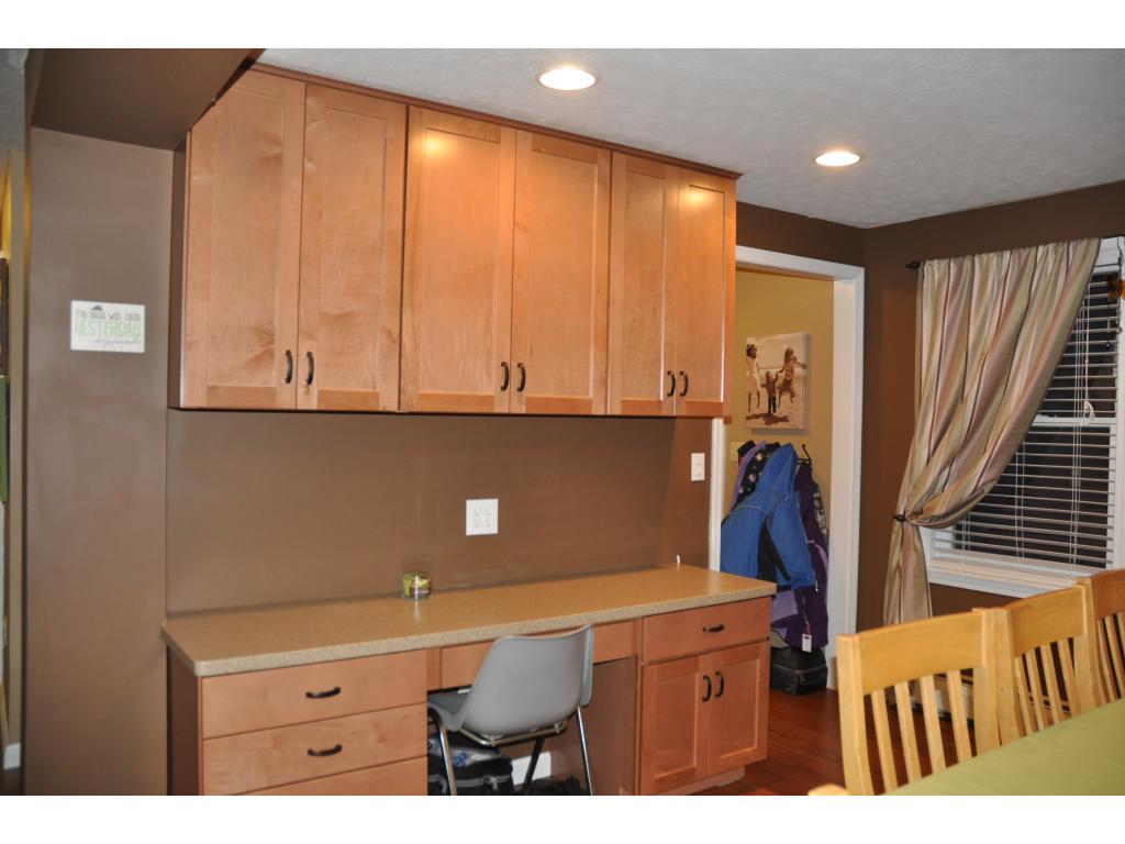 1060 Mammoth Road Manchester, NH 03104 - Photo 5 of 20