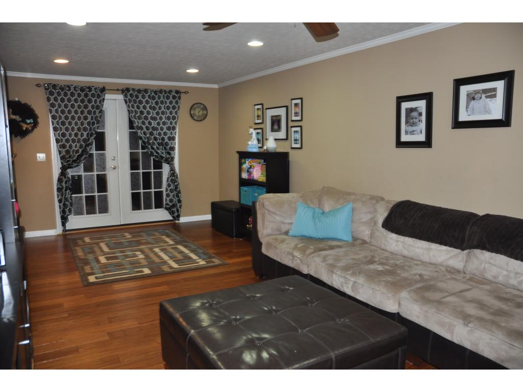 1060 Mammoth Road Manchester, NH 03104 - Photo 8 of 20