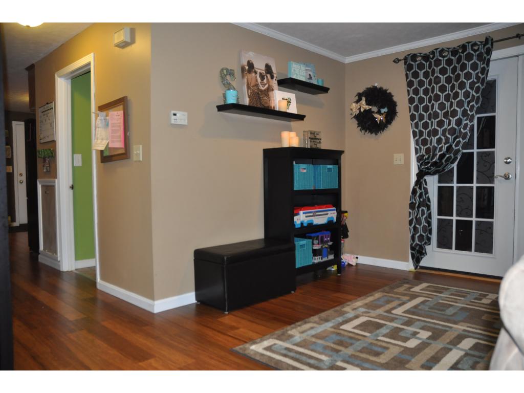 1060 Mammoth Road Manchester, NH 03104 - Photo 9 of 20