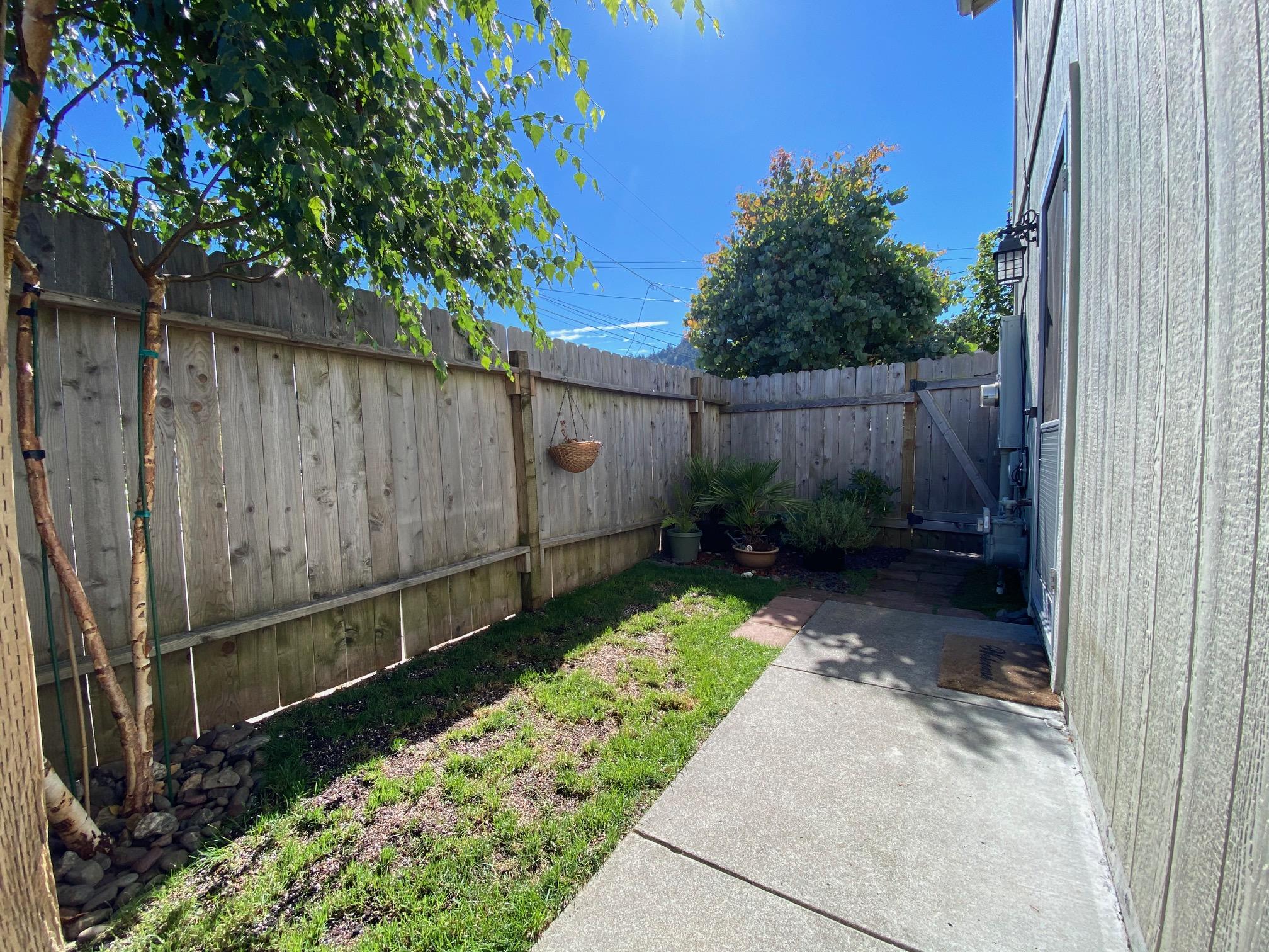107 Berkeley Street Rio Dell, CA 95562 - Photo 29 of 33