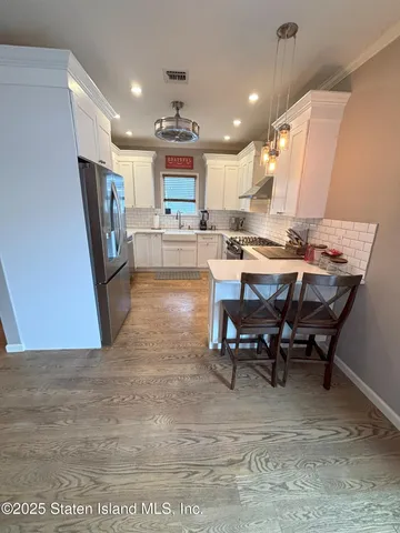 $1,299,900 | 199 Willowbrook Road | Westerleigh