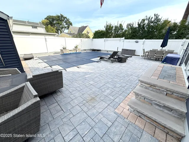 $1,299,900 | 199 Willowbrook Road | Westerleigh