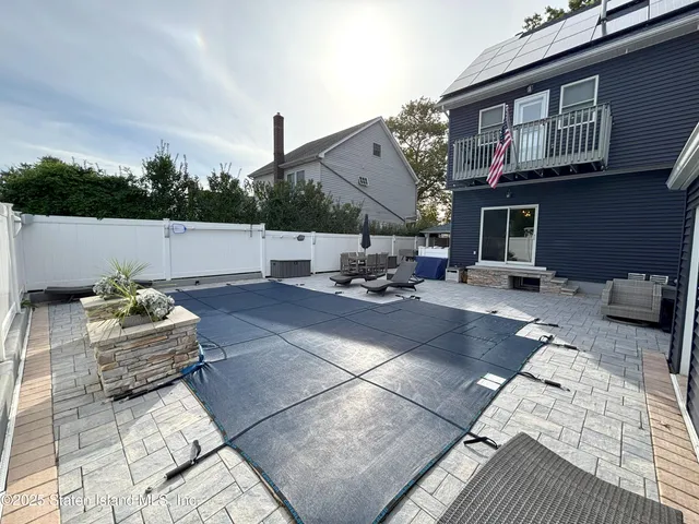 $1,299,900 | 199 Willowbrook Road | Westerleigh