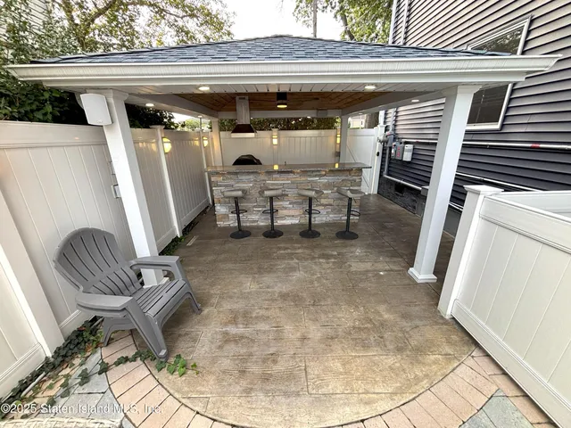 $1,299,900 | 199 Willowbrook Road | Westerleigh