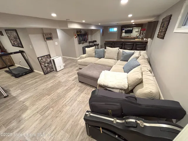 $1,299,900 | 199 Willowbrook Road | Westerleigh